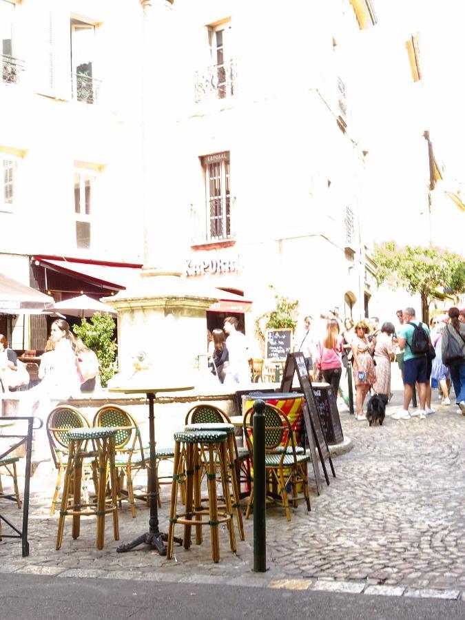 Augustins Fountain Studio Cosy Aix Centre Historique A 3 Minutes De Cours Mirabeau -Wifi-Smart Tv-Rue Calme Aix-en-Provence Eksteriør billede