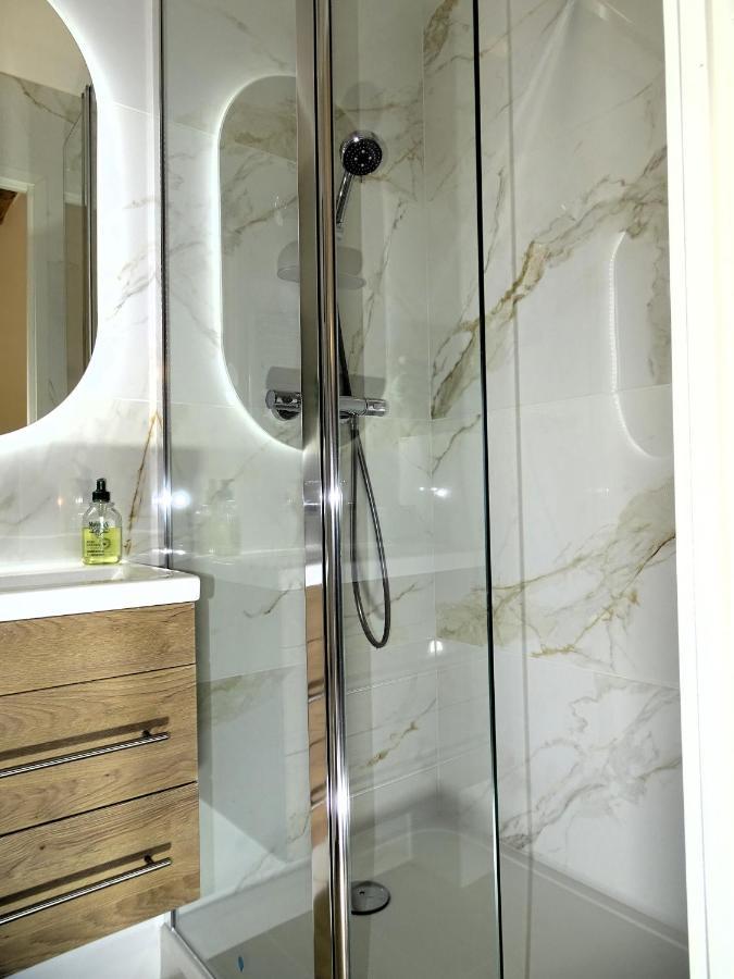 Augustins Fountain Studio Cosy Aix Centre Historique A 3 Minutes De Cours Mirabeau -Wifi-Smart Tv-Rue Calme Aix-en-Provence Eksteriør billede