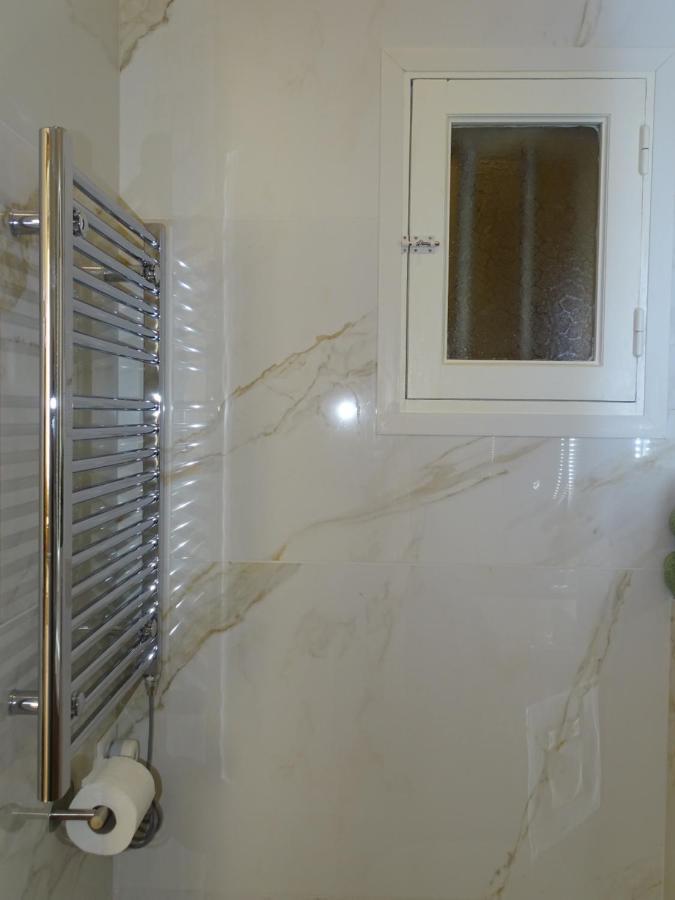 Augustins Fountain Studio Cosy Aix Centre Historique A 3 Minutes De Cours Mirabeau -Wifi-Smart Tv-Rue Calme Aix-en-Provence Eksteriør billede